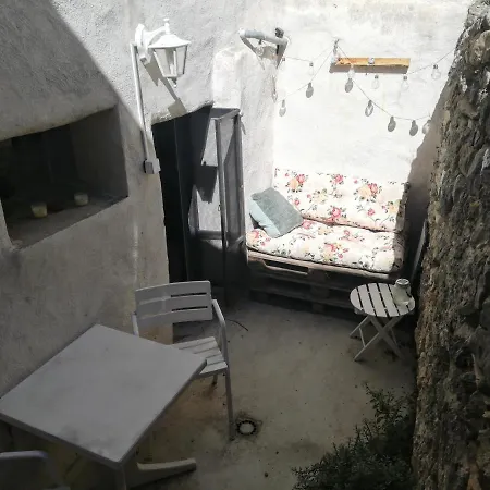 Apartment En Centre-ville Medieval Gigean